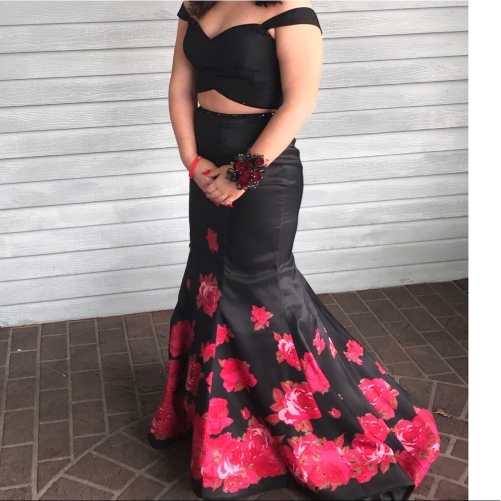 Sherri hill prom dress